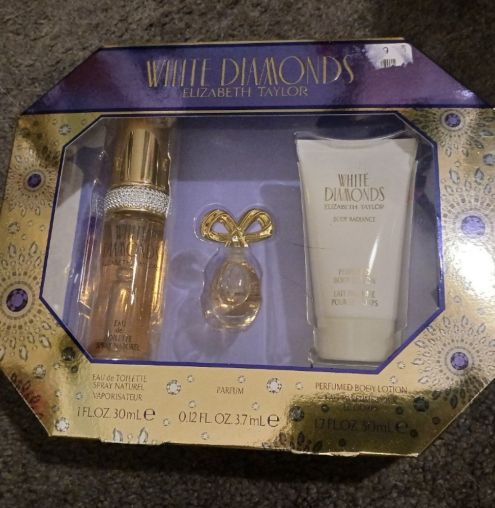 NEW! White Diamonds By Elizabeth Taylor Set
